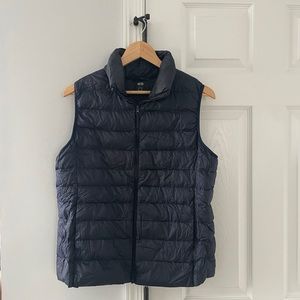 Uniqlo Ultra Light Down Vest women’s large Blue Puffer Full Zip Pockets Packable